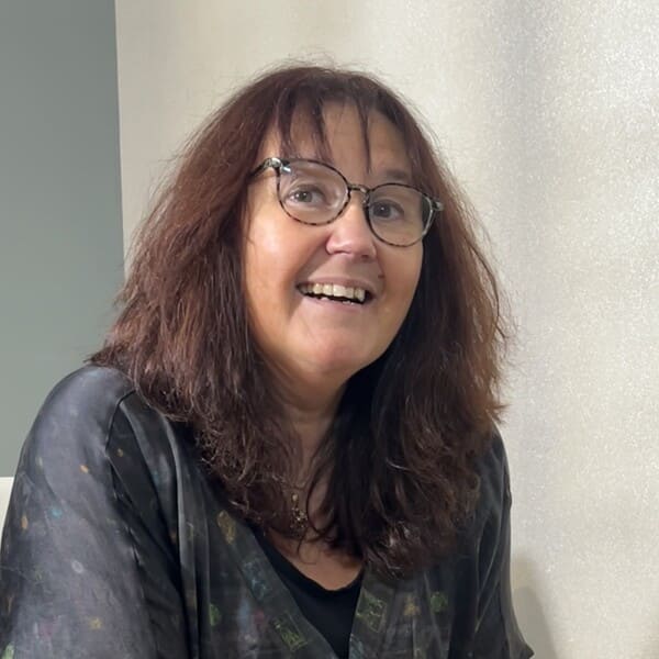 portrait catherine hypnothérapeute EFT energeticienne IET frasnes lez anvaing